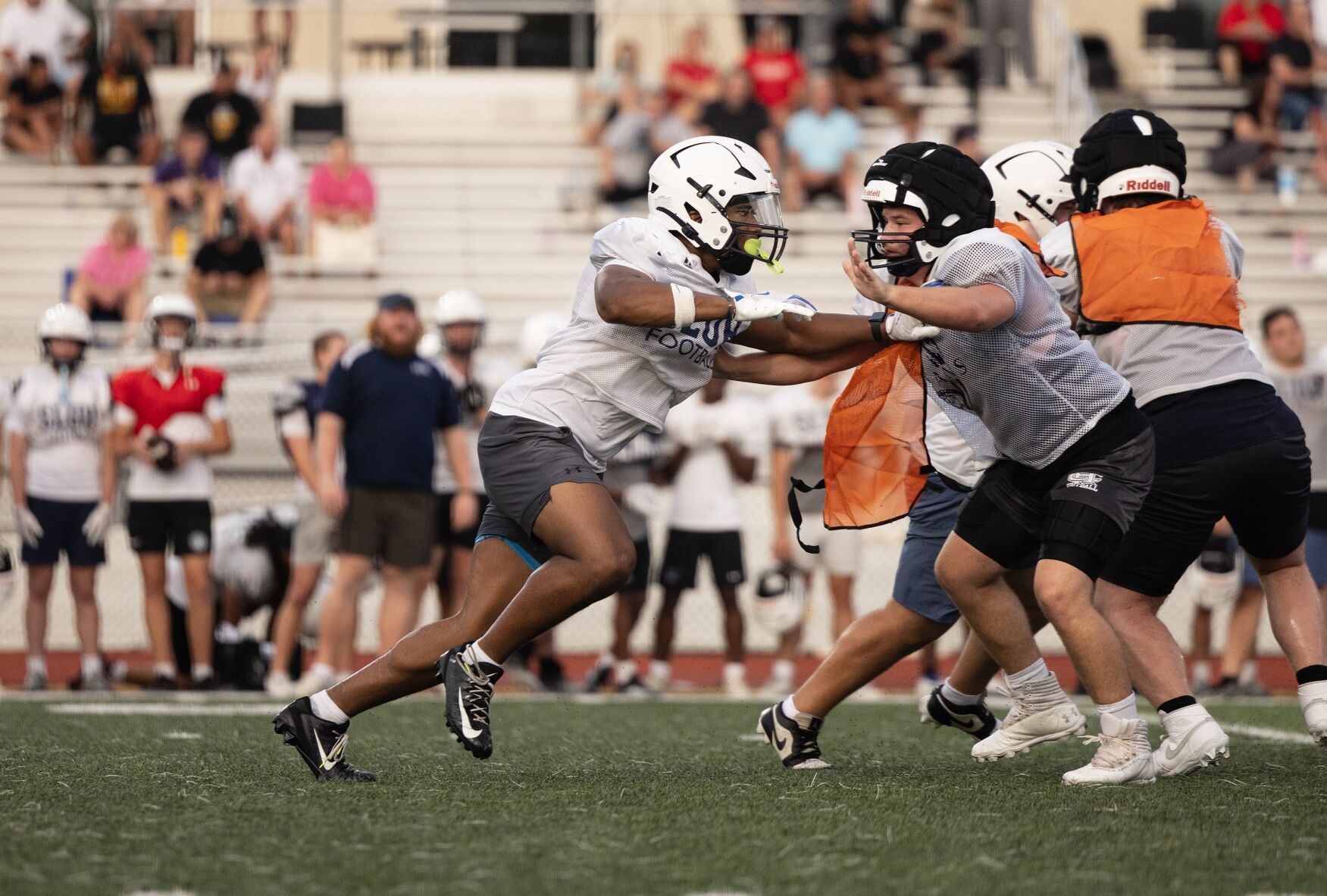 Fort Zumwalt East football scrimmage